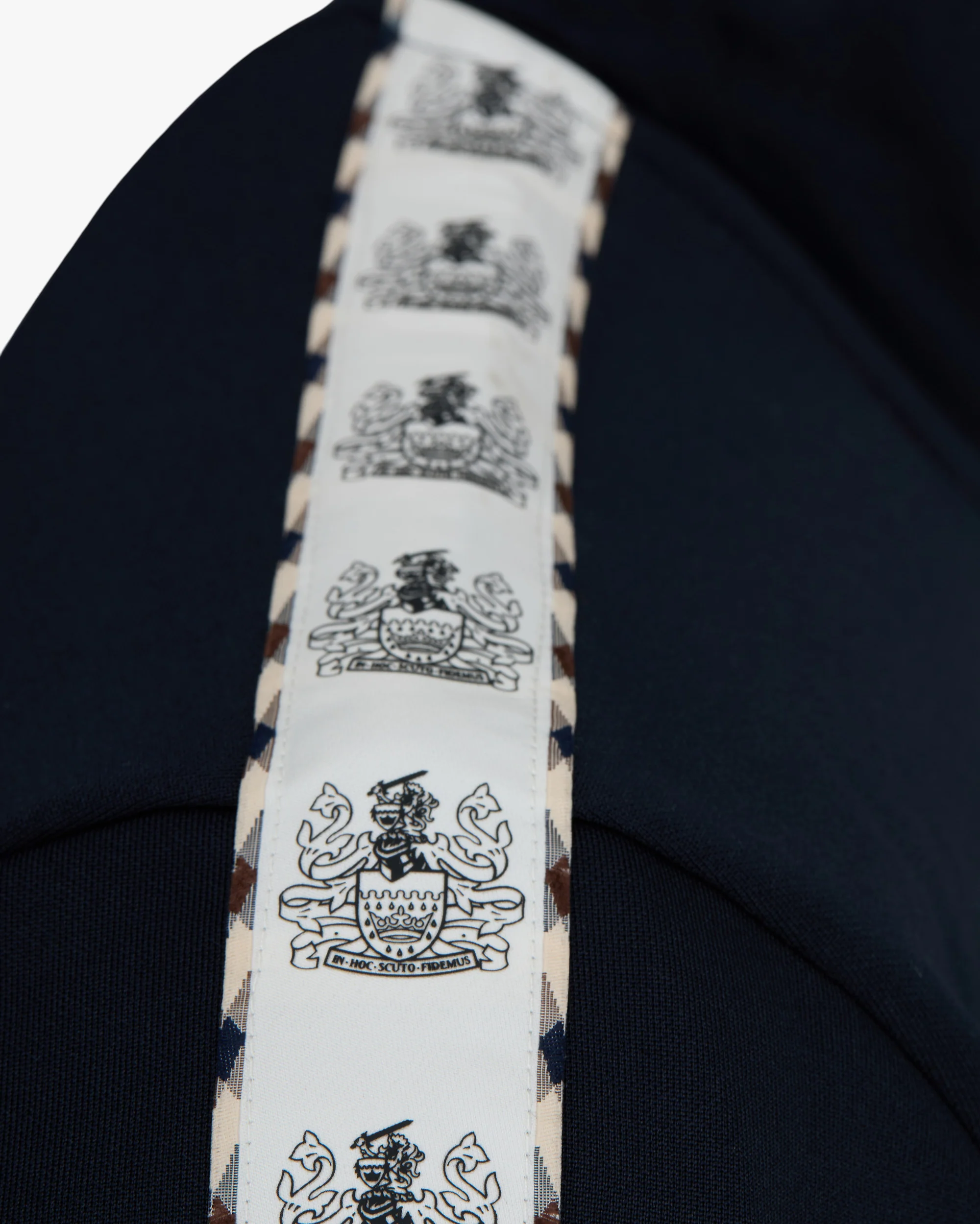 CREST TAPE TRACK TOP - Image 6
